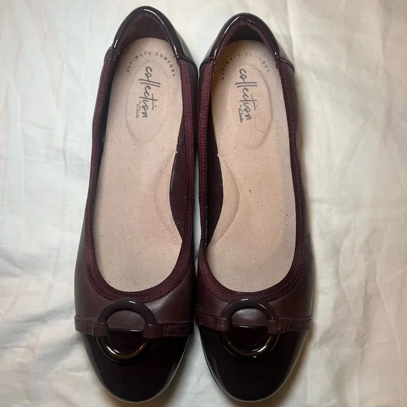 Clarks Womens Gracelin Wind Ballet Flat Size 11 M Plum Leather Patent Toe Shoe - Picture 1 of 6